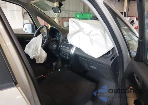 2010 Suzuki Sx4 Technology z USA, uszkodzony, nr VIN JS2YB5A39A6302670